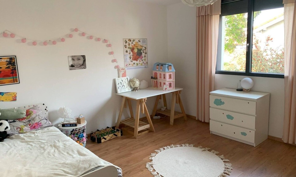 Pont des Demoiselles-Montaudran-La Terrasse House | Large, pleasant house with garden close to town center and shops