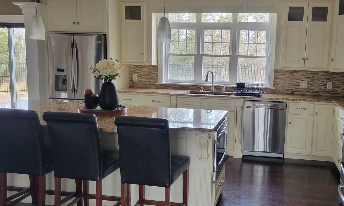 Montague House | Large Private Home in Brudenell