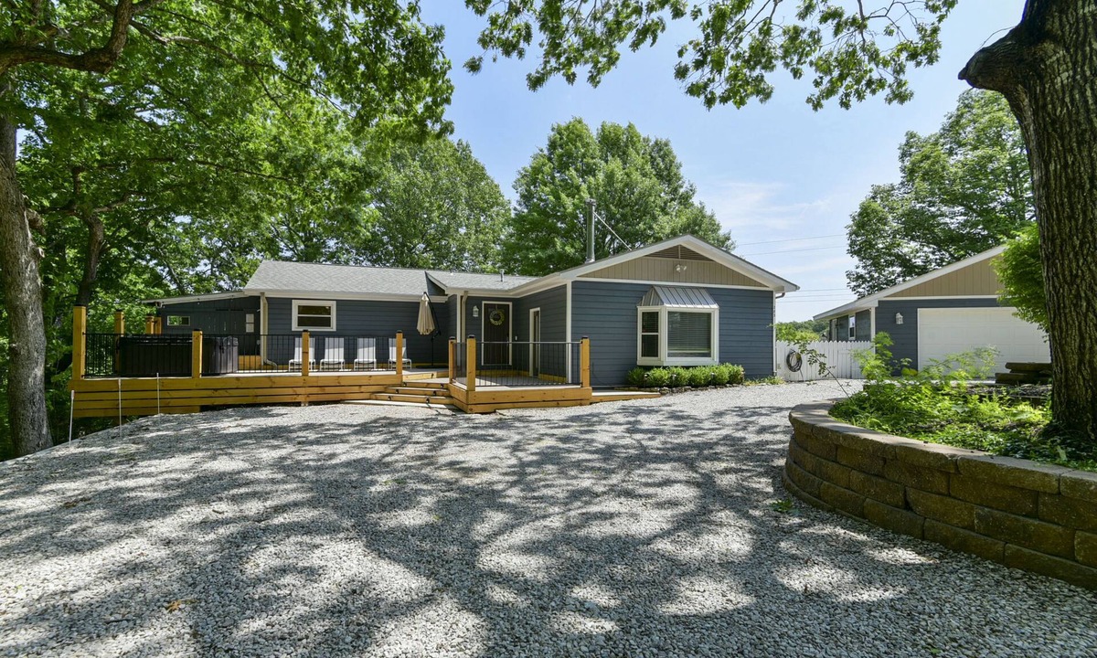 Branson West House | Large, private home with hot tub, mins to Silver Dollar City!