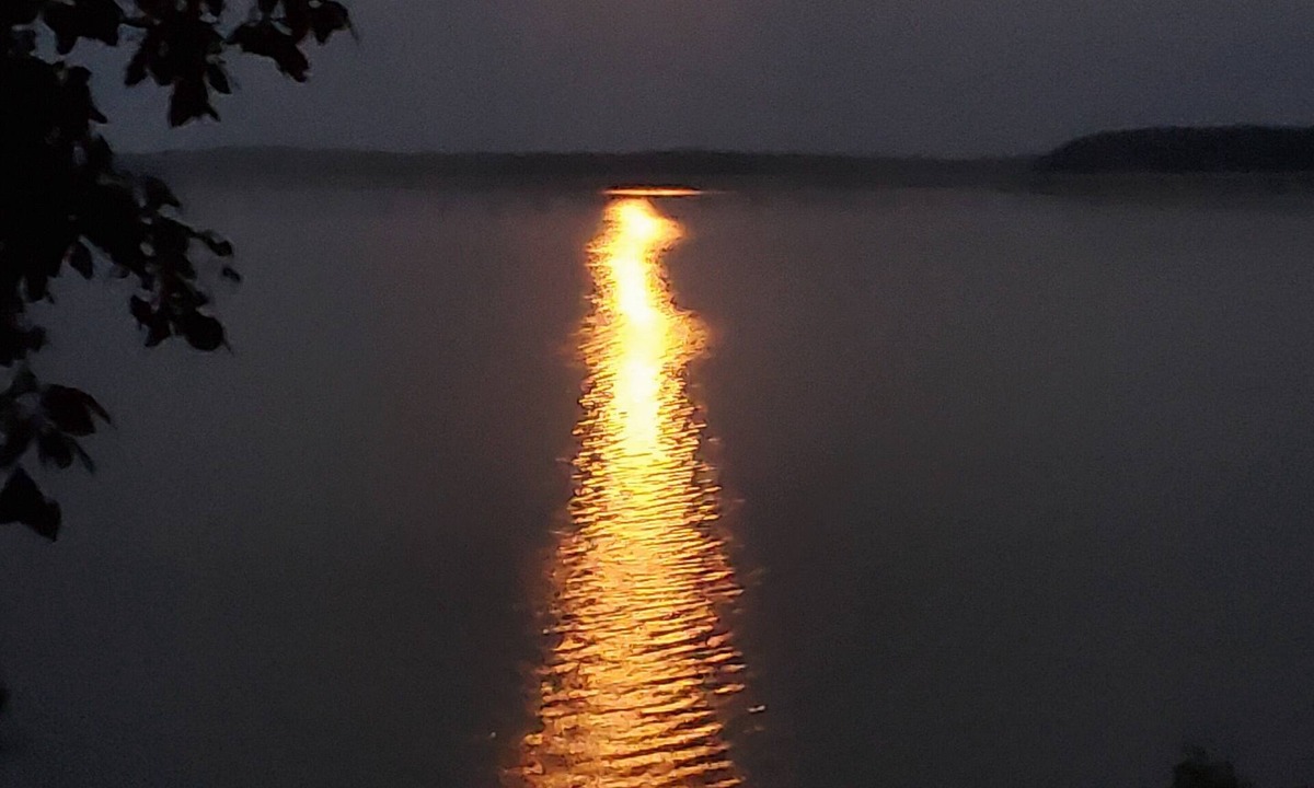 Otley House | Large ranch home with a great lake view