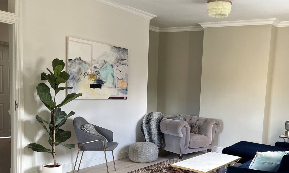 Cleveland Apartment | Large Refurbished 2 Bed Flat - Pitshanger, Ealing