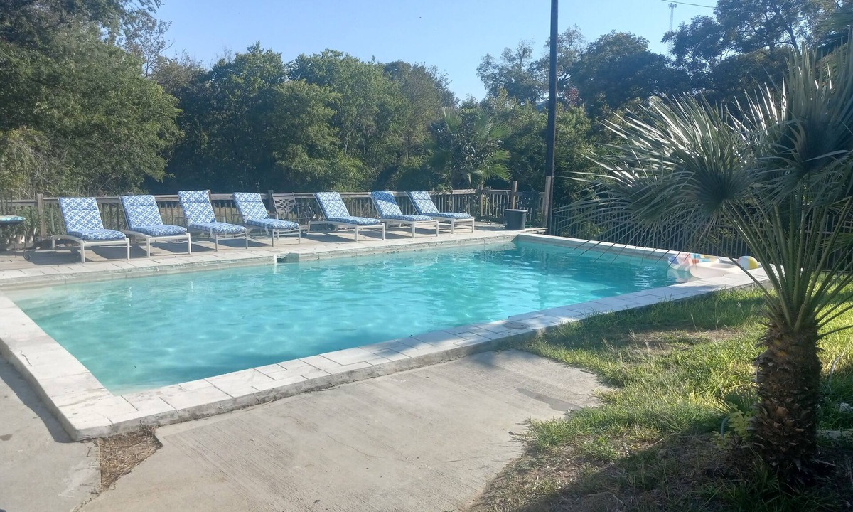 McQueeney House | Large River Home with private pool, basketball court, private, pool table