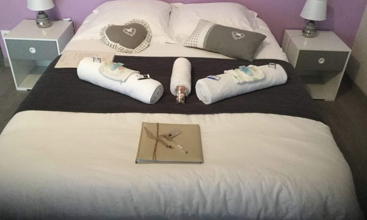 Buros House | Large room, free wifi and parking.