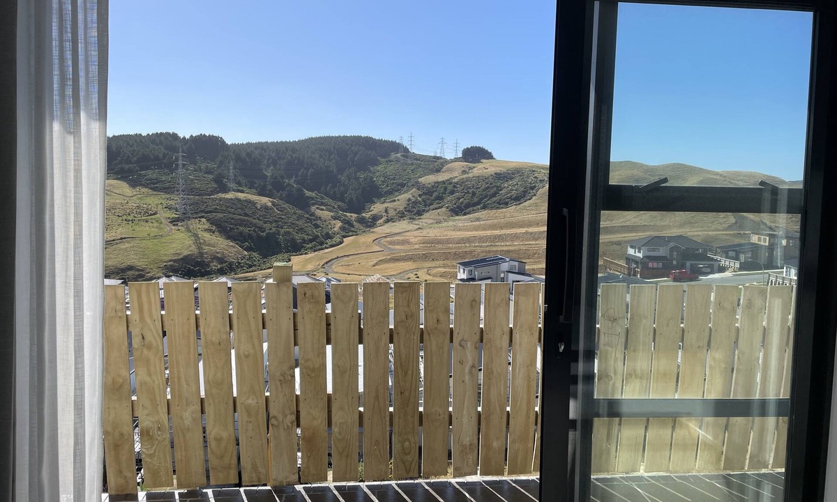 Tawa House | Large room, private entry, free wifi