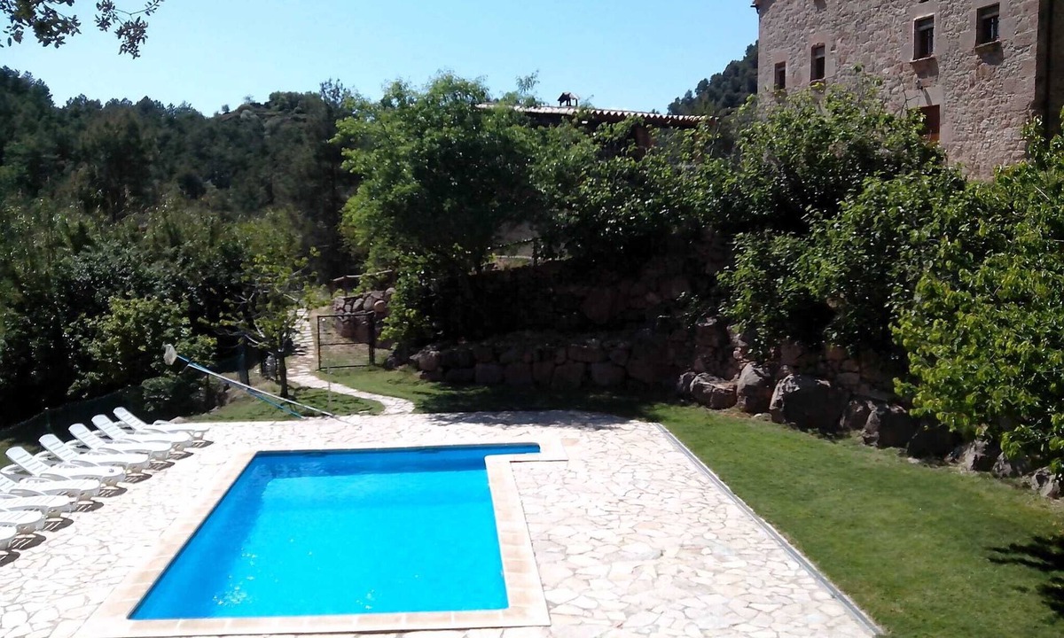 Cardona Cottage | Large rural house with outdoor pool 1 hour from Barcelona.