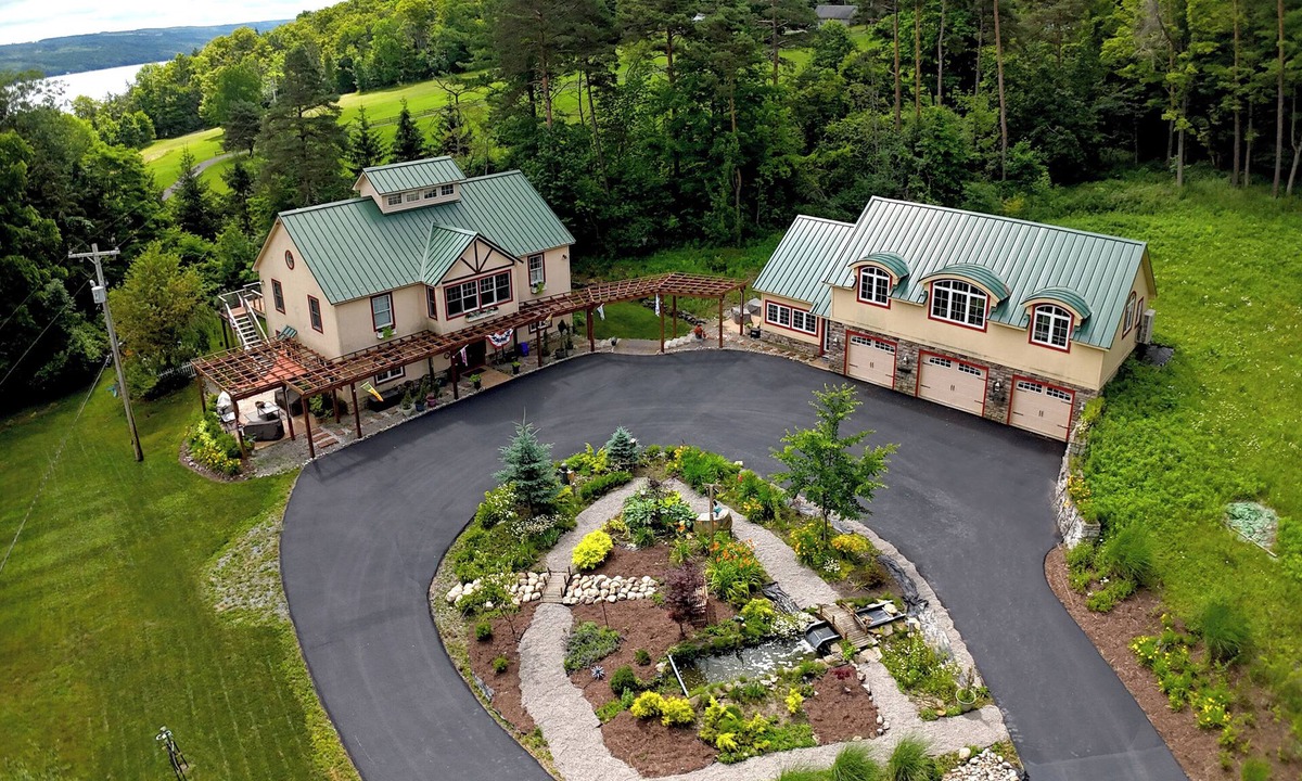 Skaneateles House | Large secluded Waterfront Property