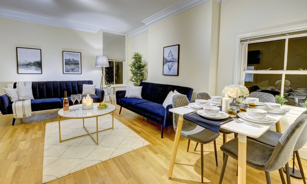 Leamington Spa Apartment | Large Spacious and Stylish 2 Bed apt with Parking