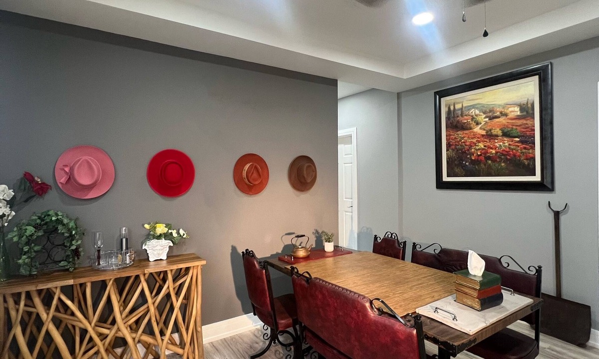 West Pullman House | Large Space With Garage