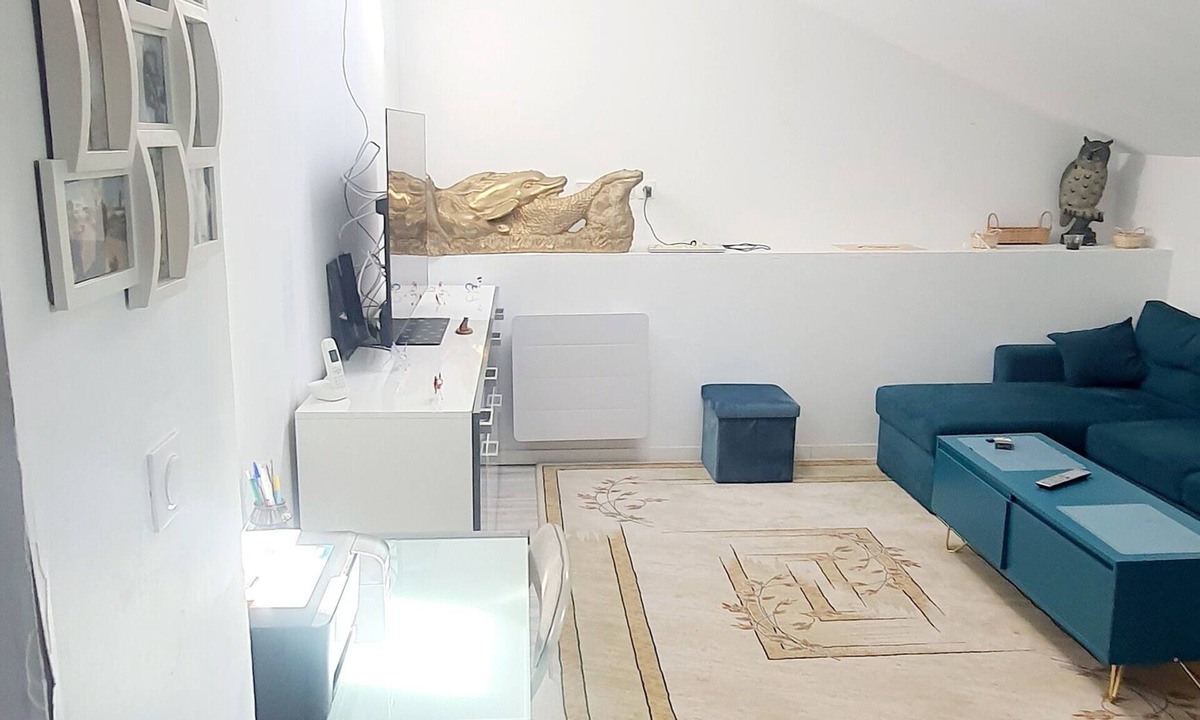 La Ricamarie Apartment | Large, spacious bedroom