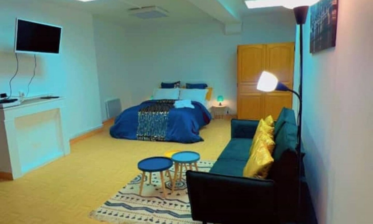 Centre Apartment | Large, spacious and chic studio