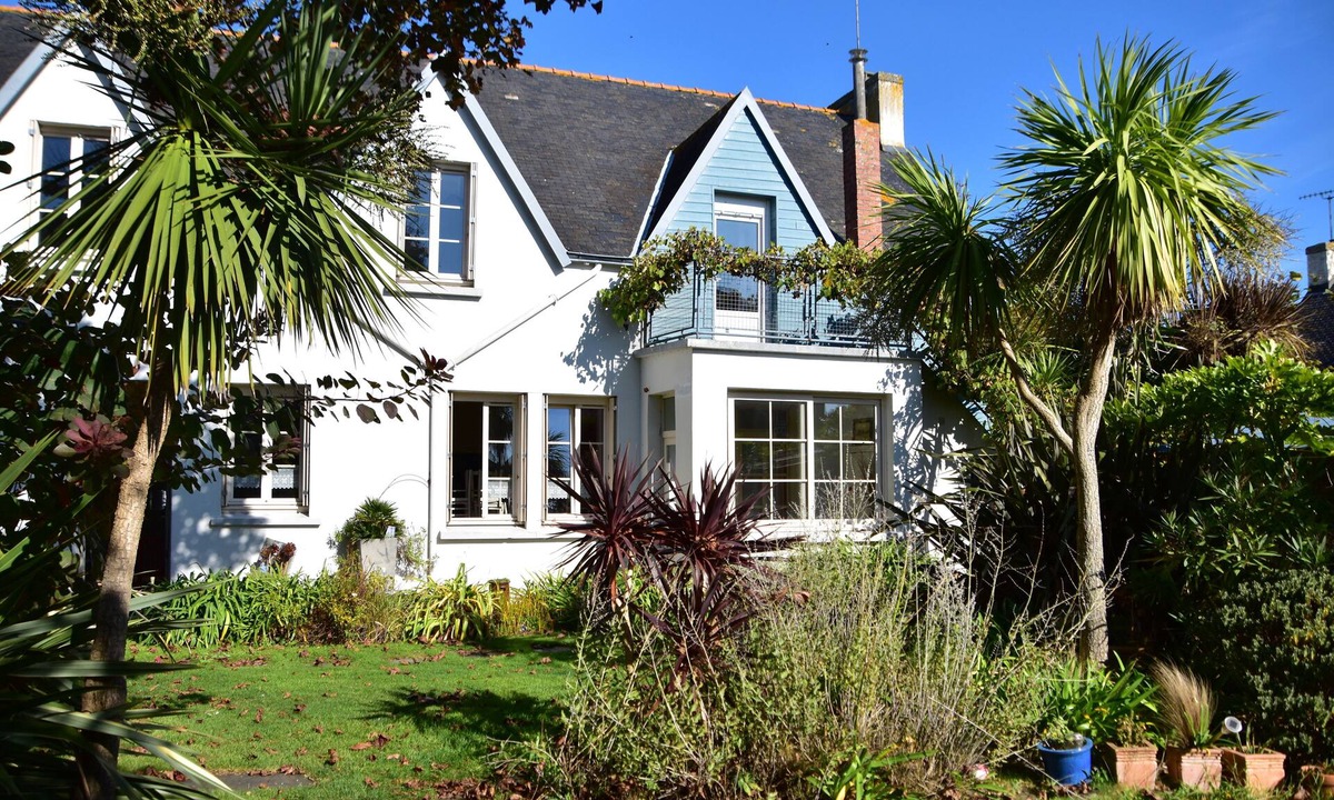 Ploneour-Lanvern House | Large, spacious, bright and pleasant house