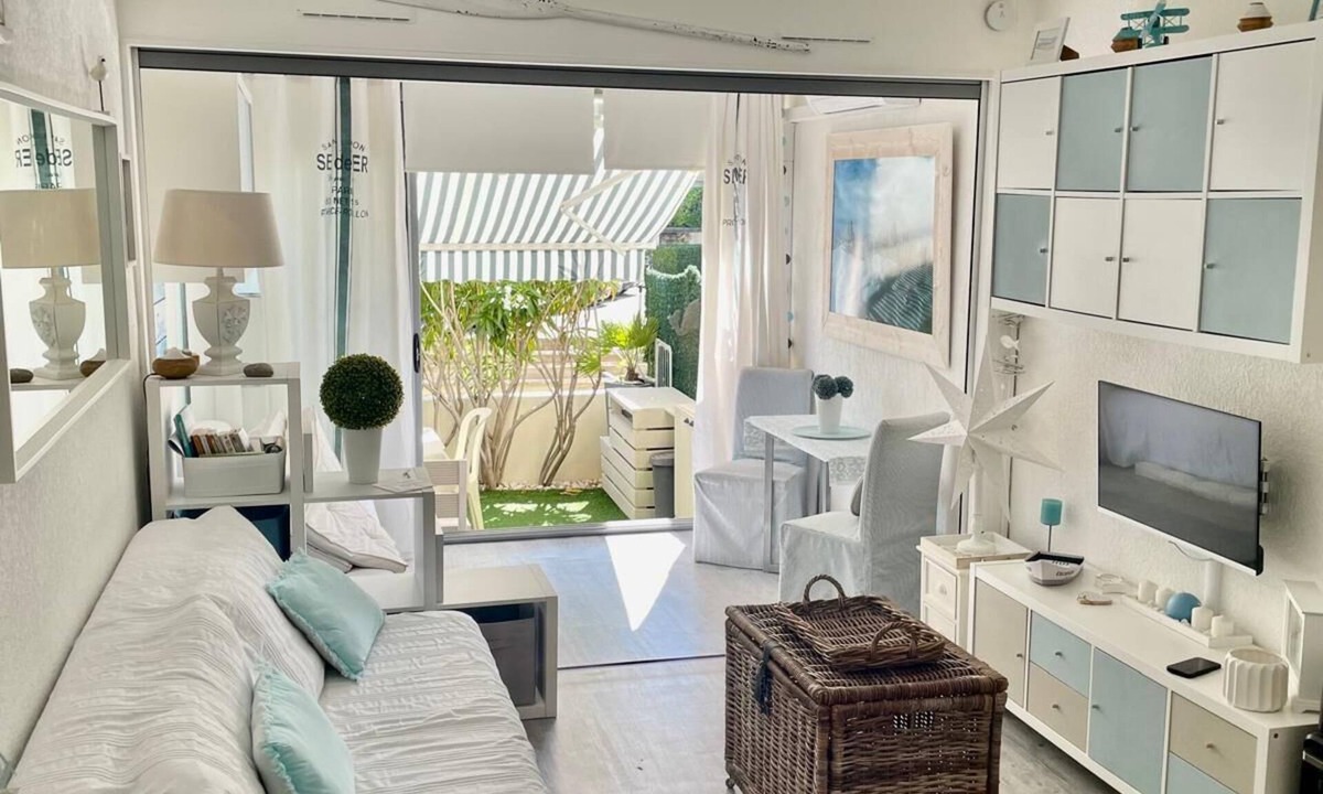 Le Grau-Du-Roi Apartment | Large studio apartment with pool Port Camargue