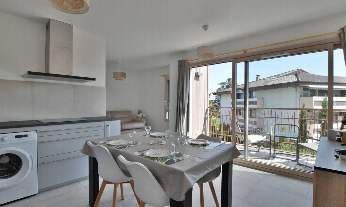 Allinges Apartment | Large studio in Thonon, near lake with parking
