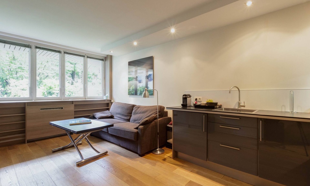 Notre-Dame-des-Champs Apartment | Large studio on rue du Cherche Midi