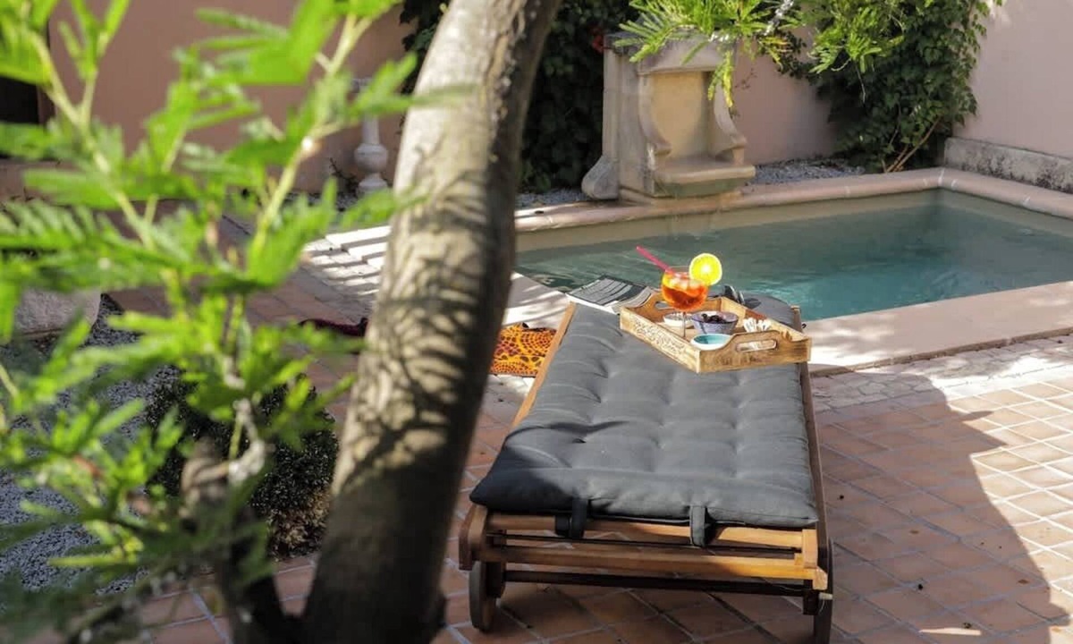 Paluds de Noves Bed & Breakfast | Large suite with private pool