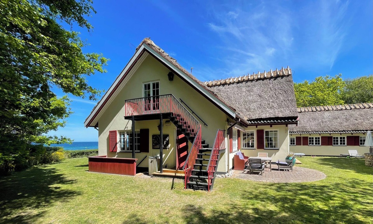 Smidstrup Strand Villa | Large Summerhouse in a Seaside Nature Reserve