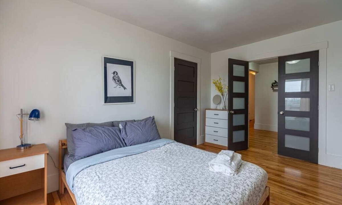 Bedford Apartment | Large & Sunny Beautiful Home, AC