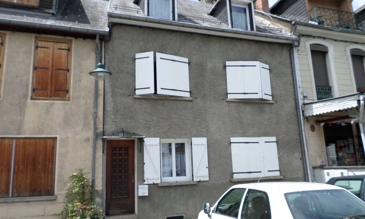 Bagneres-de-Luchon Apartment | Large T2 45 m², 3 people, Ideally located 250m from the station!