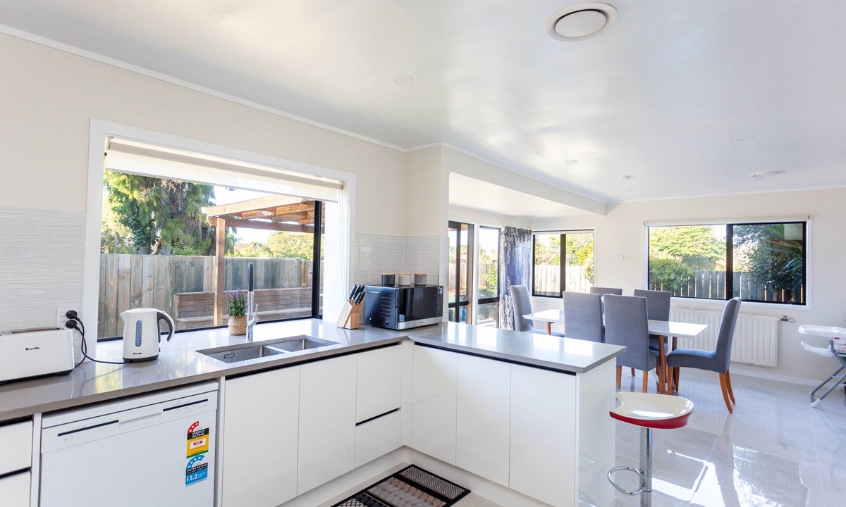 Rotorua House | Large Town House close to Golf club Te puia and Polynesian Spa