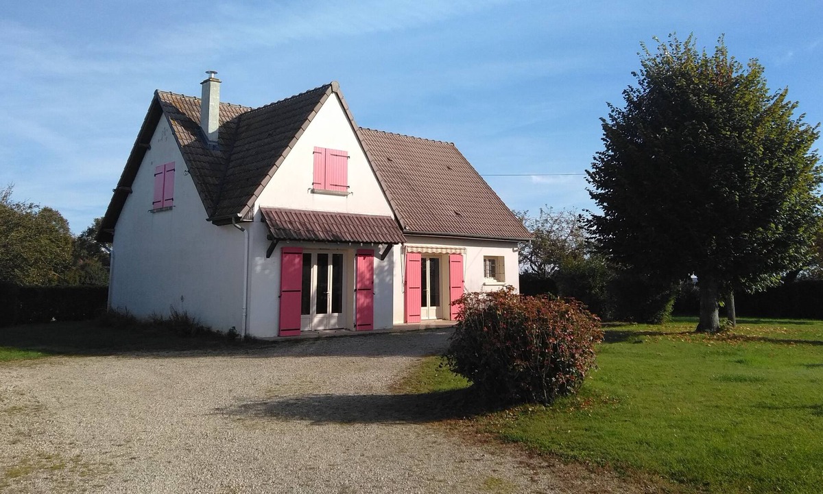 Champignelles House | Large vacation home with wooded garden.