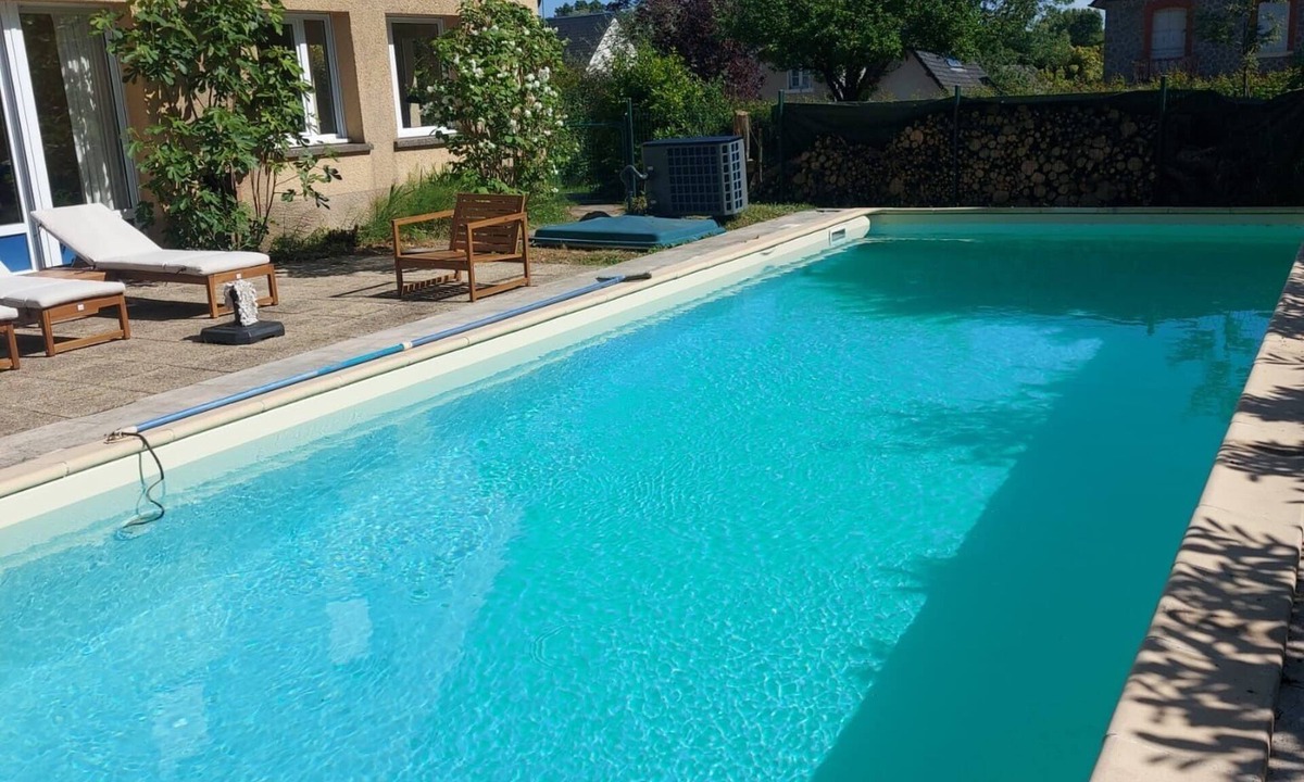 Champeaux Villa | Large villa with pool in village by the sea. In the bay of Mont St. Michel.