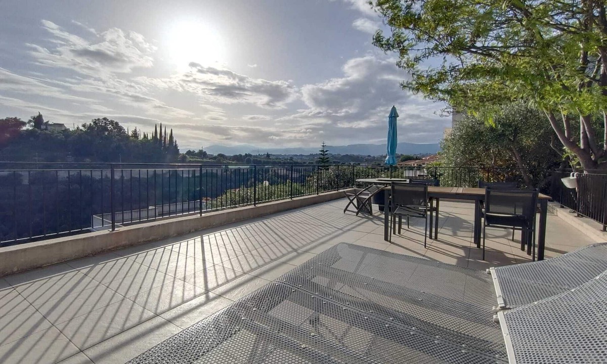 Saint Pierre de Feric Bed & Breakfast | Large Villa Floor (100m²)｜Calm & Parking