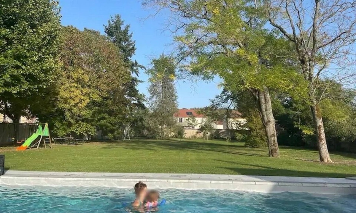 Crouy-sur-Ourcq Villa | Large villa with swimming pool one hour from Paris