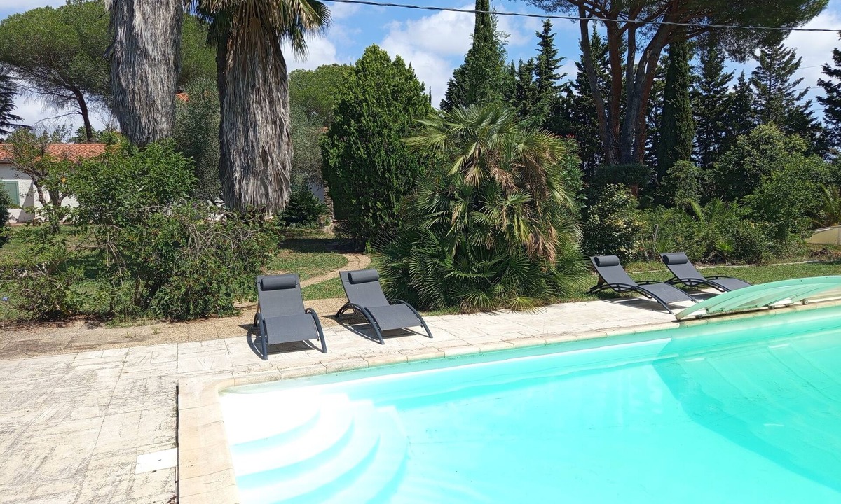 Montescot House | Large villa with 11x5m pool in 7700 M2 grounds. Veranda and multiple terraces.