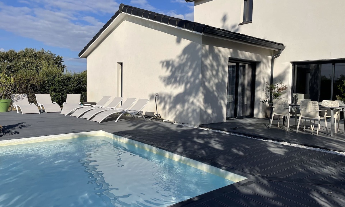 Longages Villa | Large villa with pool and spa