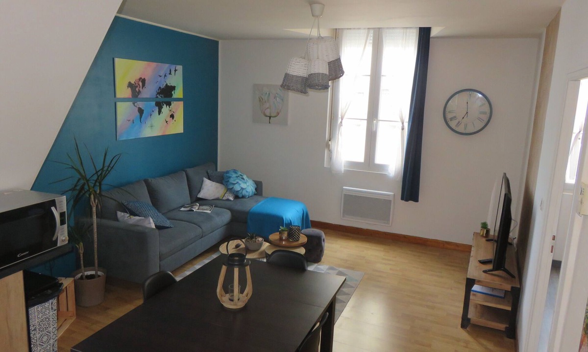 Thouars Apartment | Large warm apartment