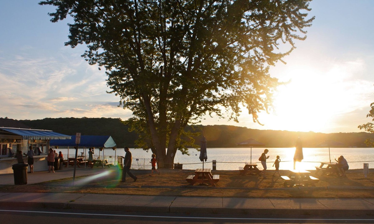 Mystic Apartment | Large Waterfront Mystic Penthouse