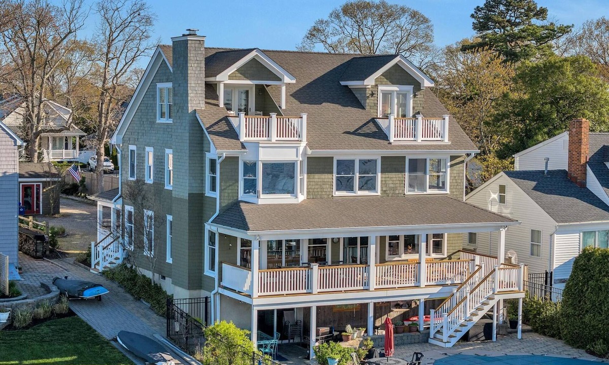 Brick House | Large waterfront home w/pool