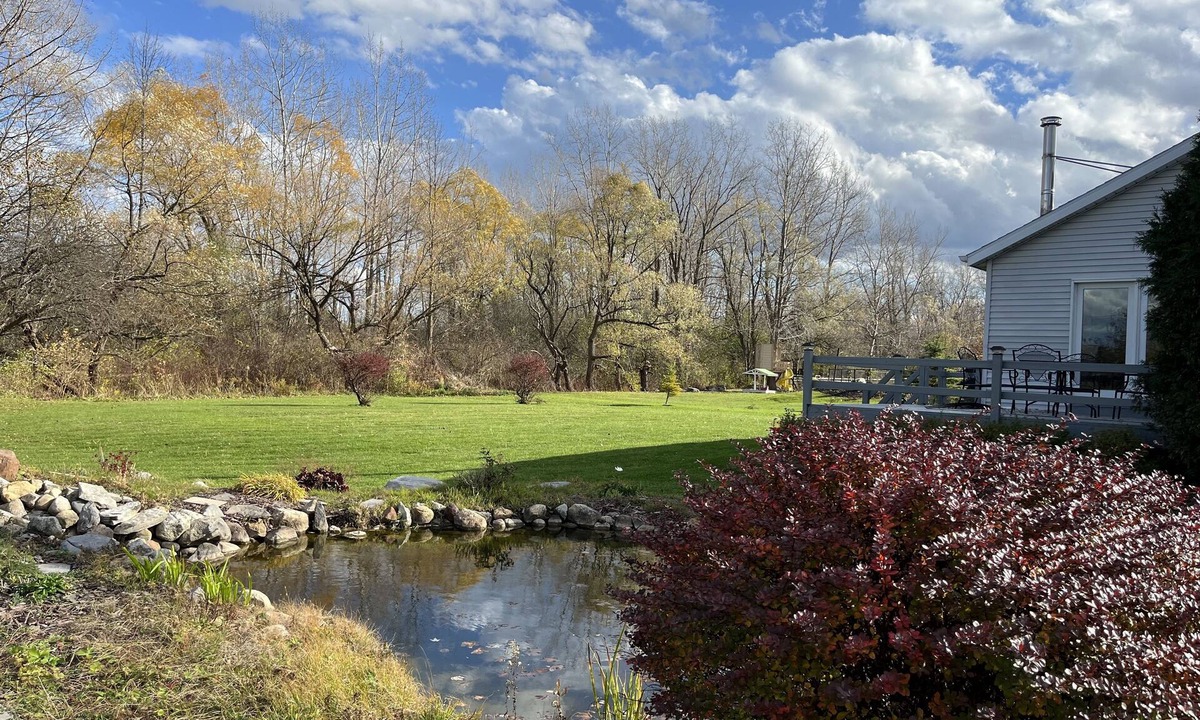 Skaneateles House | Large yard, deck, fireplace, 4 minutes to town