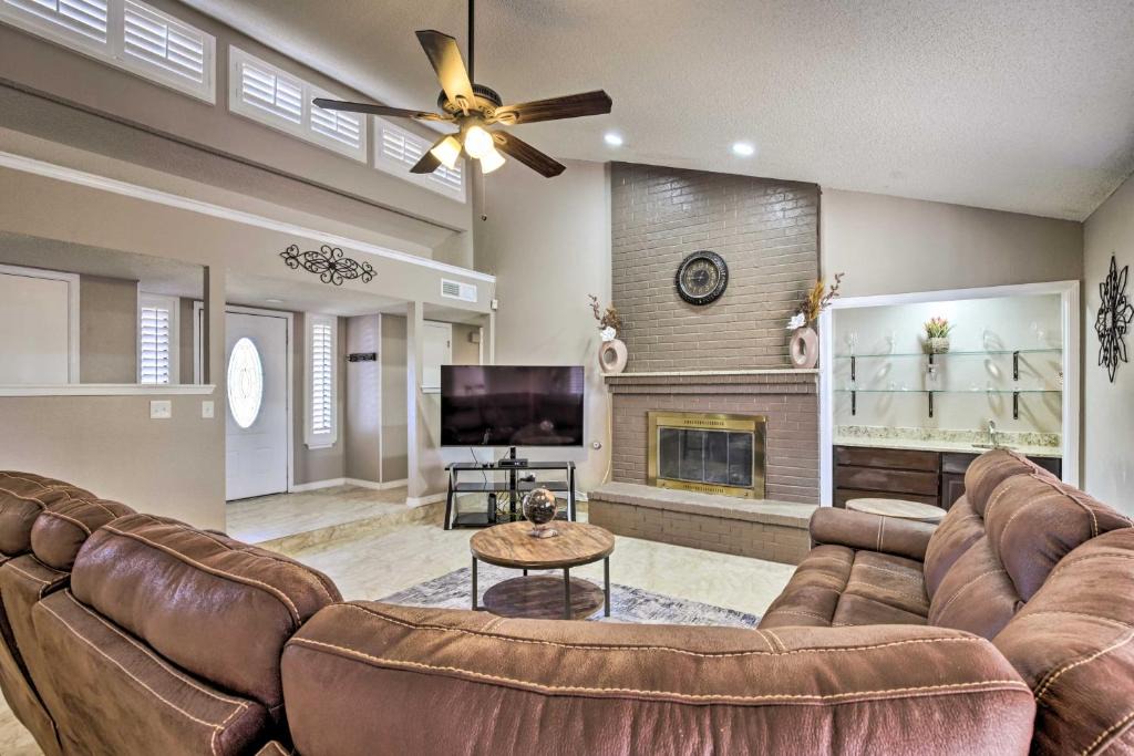 Biggs Field House | Large Yard: Family-Friendly El Paso Rental Home