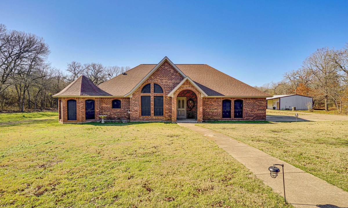 Alvarado House | Large Yard, Fire Pit & Games: Grandview Haven!