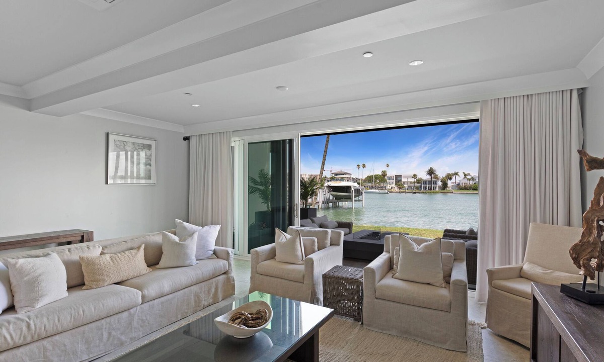 Clearwater Beach House | Largest 4 Bed Townhome on Clearwater Beach, Elevator, Dolphins, Walk everywhere