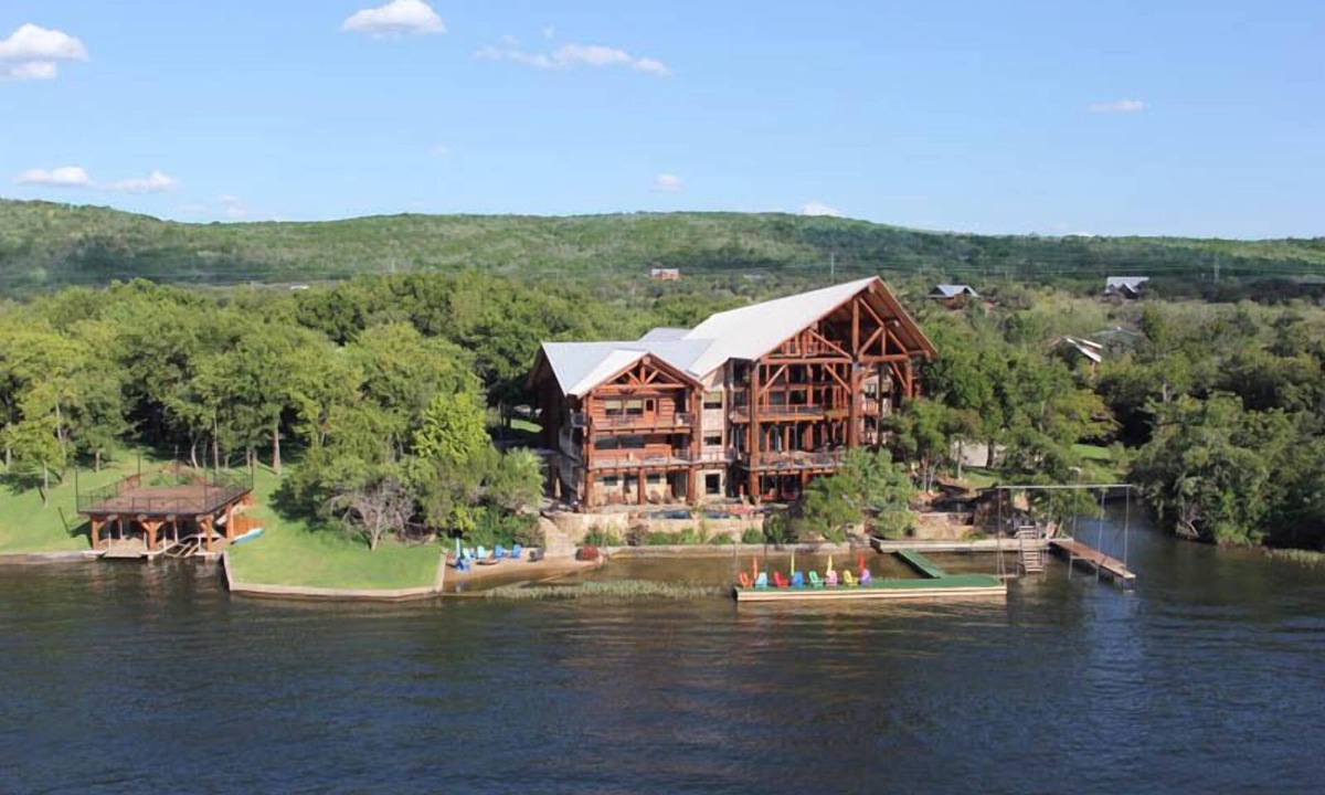 Marble Falls Cabin | Largest Retreat|Lake LBJ|Pool|Beach|Rope Swing
