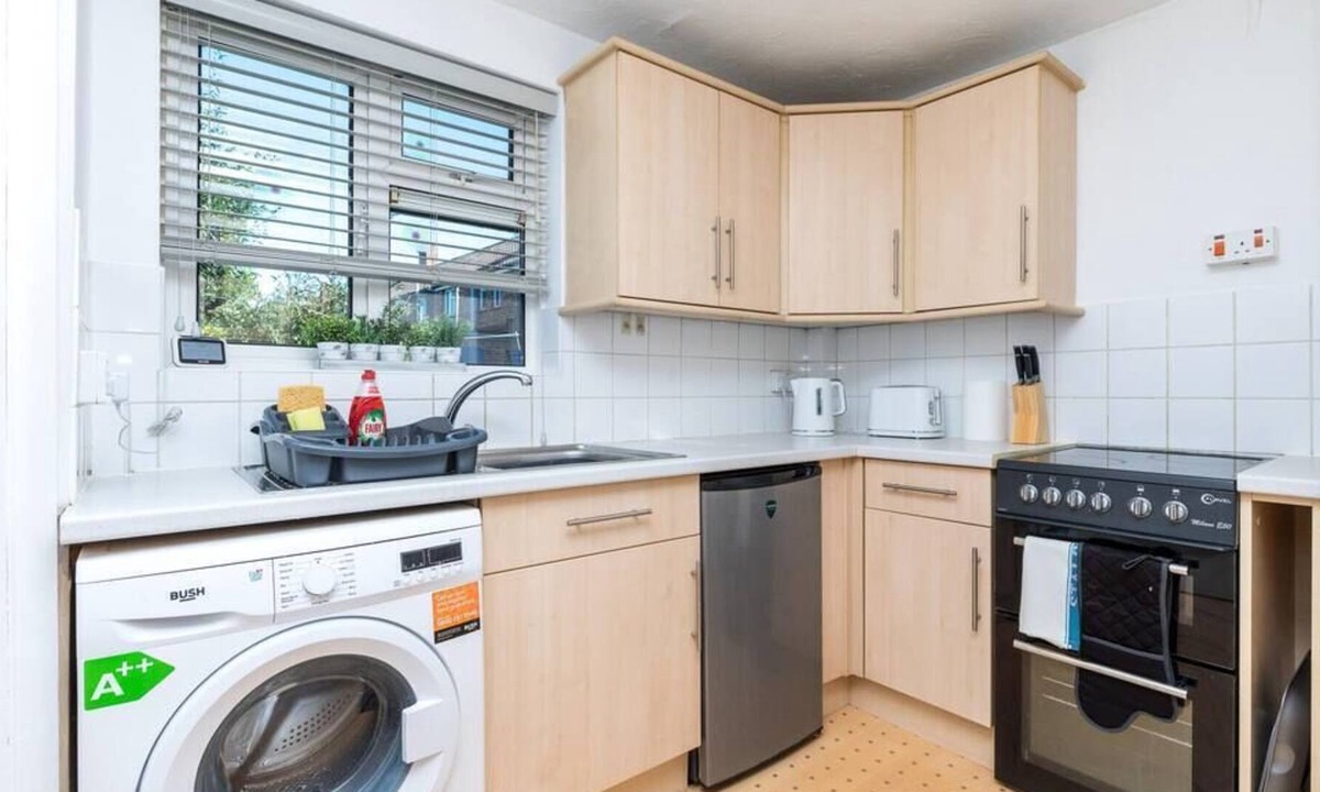 Ifield Apartment | Lark Rise Apartments