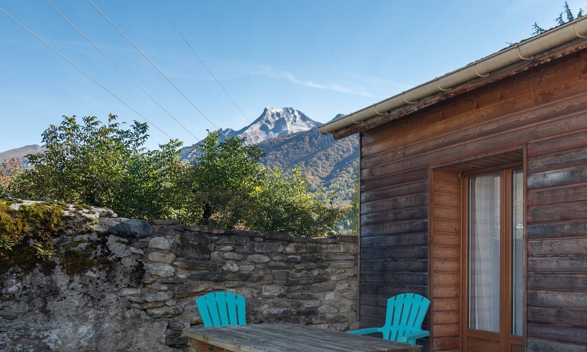 Laruns House | Laruns Chalets de l’Arriutort (2) – Sleeps 4