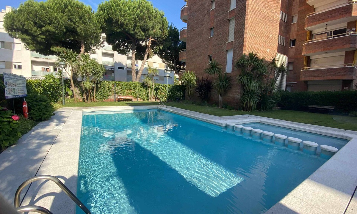 Lloret de Mar Apartment | Las Antillas Pool and Terrace Fenals Beach, 4 Gues