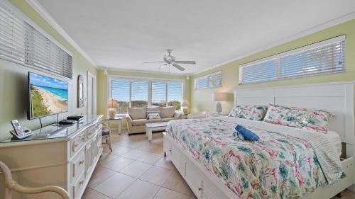 Longboat Key Apartment | Las Hermanas 1
