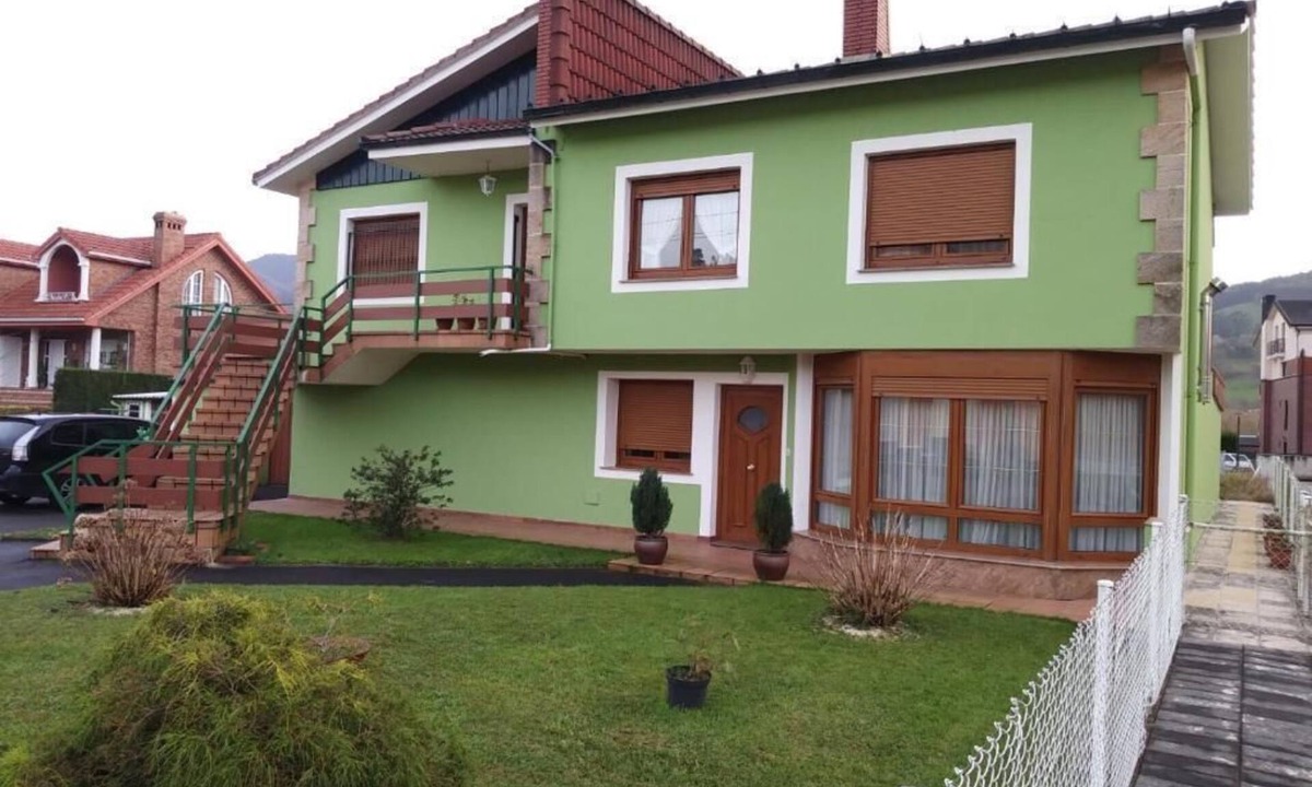 Castaneda House | Las Higueras. House with garden.