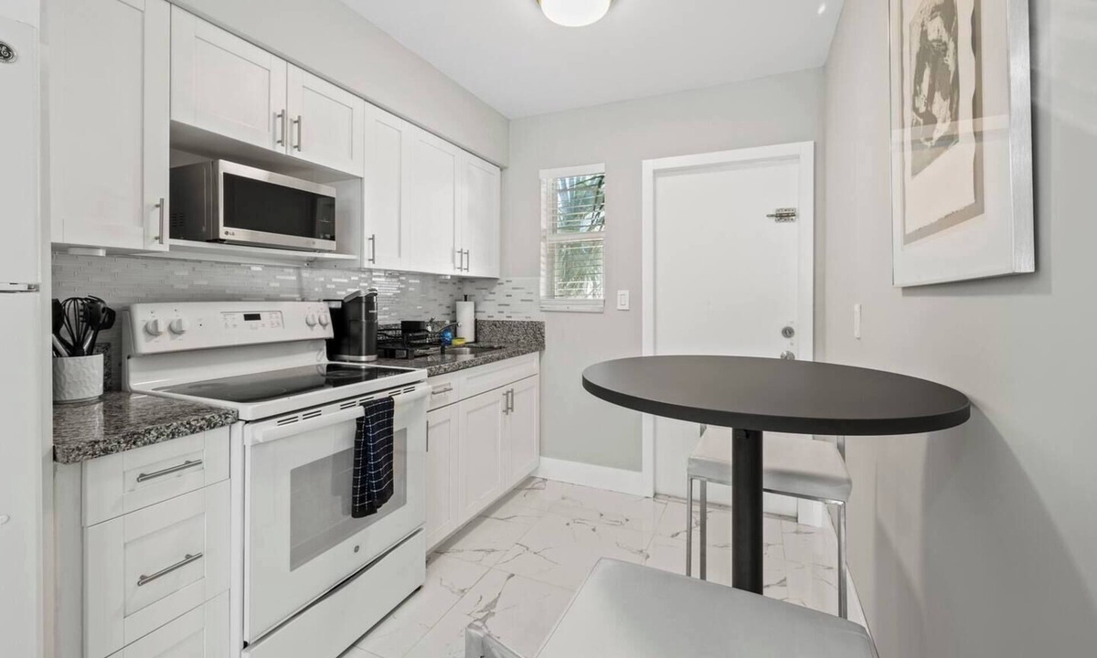 Sailboat Bend House | Las Olas Beachside Bliss