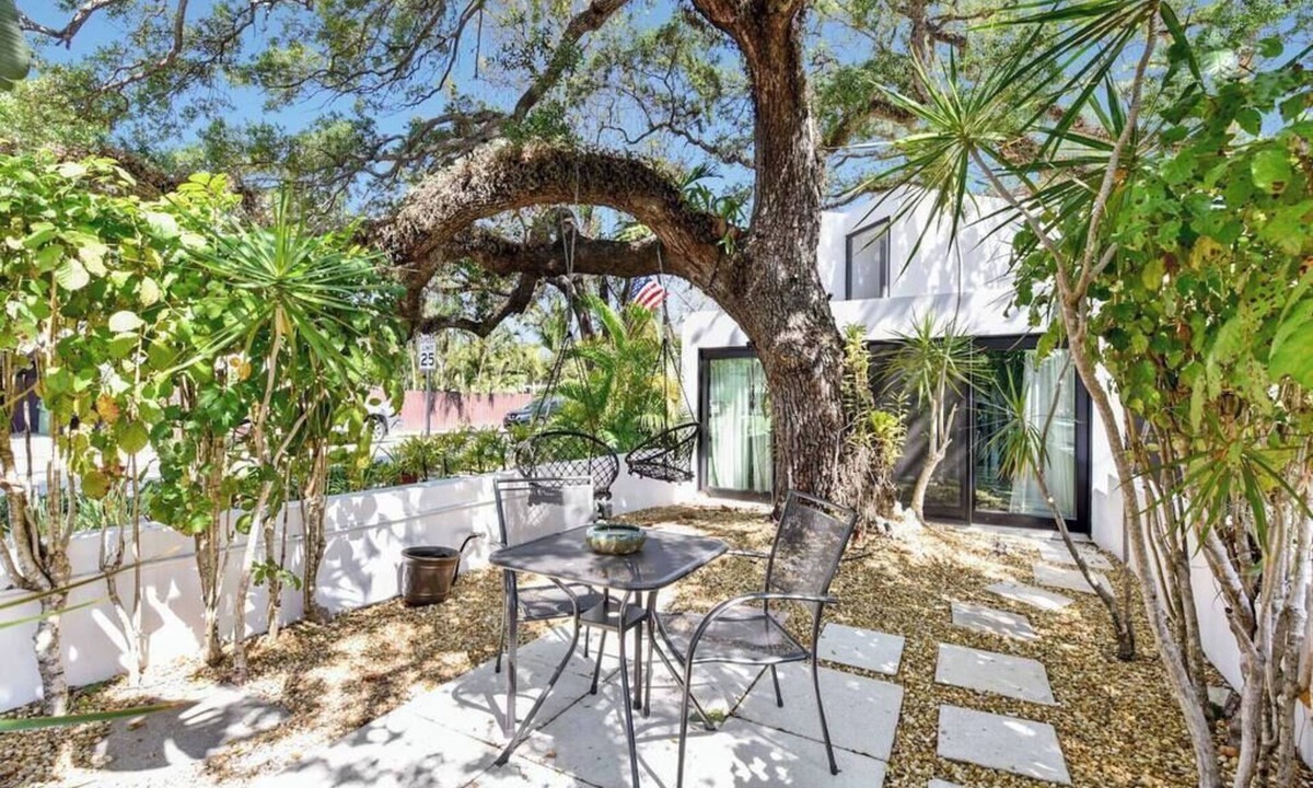 Colee Hammock House | Las Olas Hammocks Unit 4 By PMI