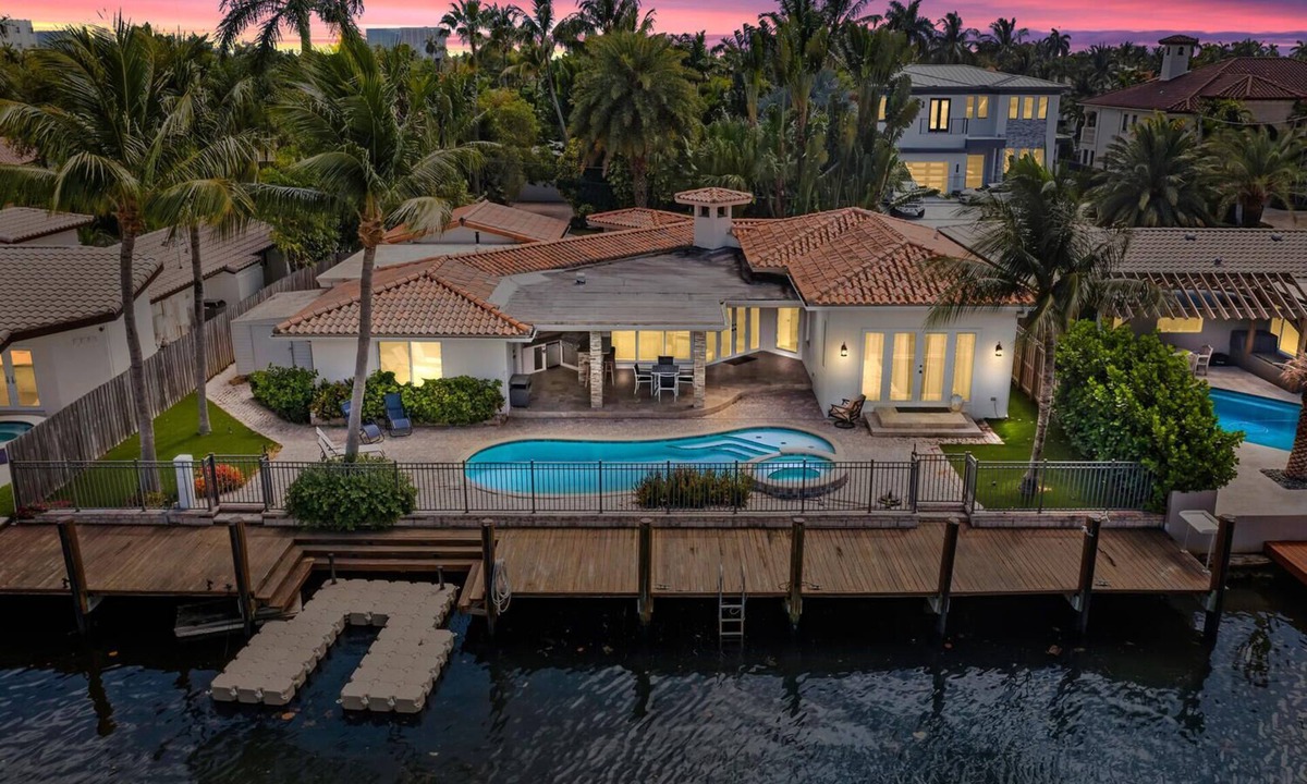Hendricks and Venice Isles House | LAS OLAS ! WATERFRONT house with heated Pool