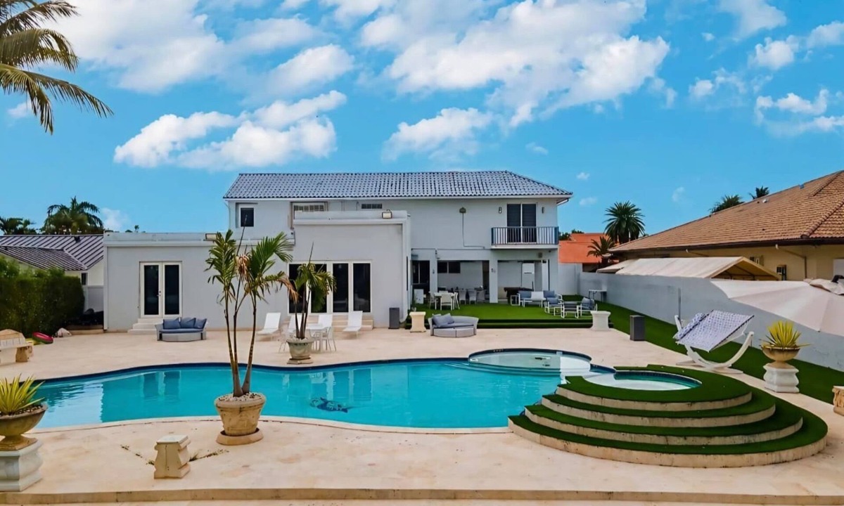 Tamiami House | Las Palmeras