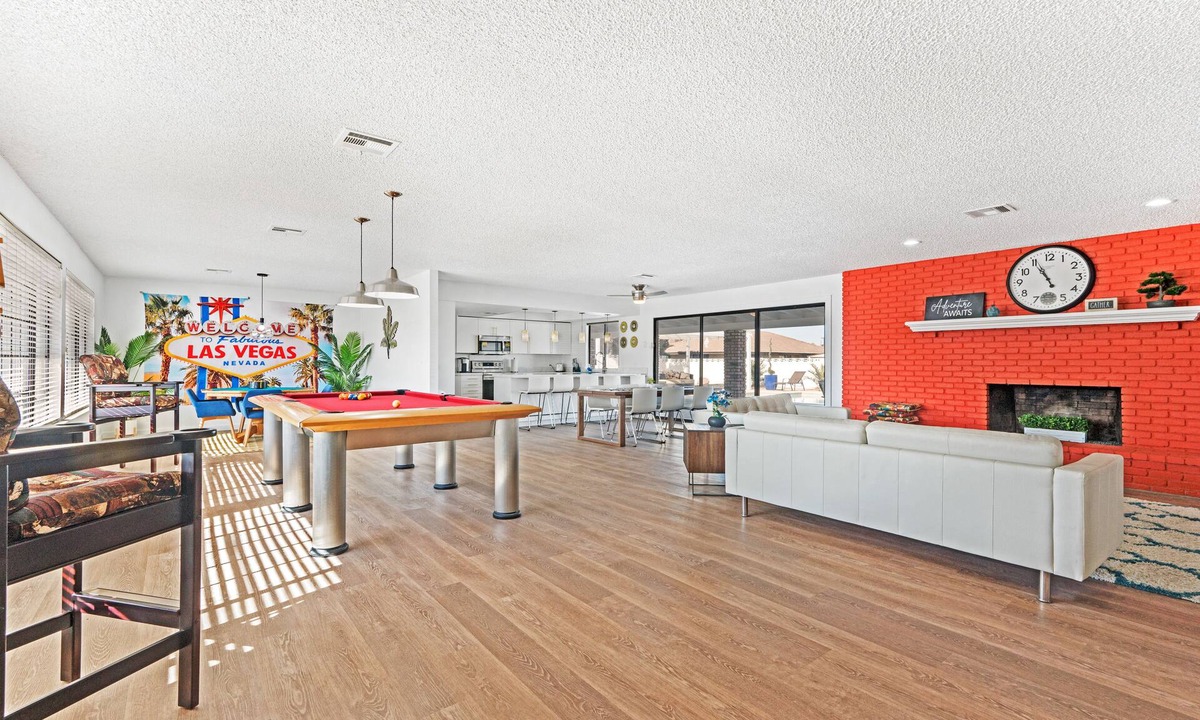 Southfork House | Las Vegas Dream House with Backyard Oasis