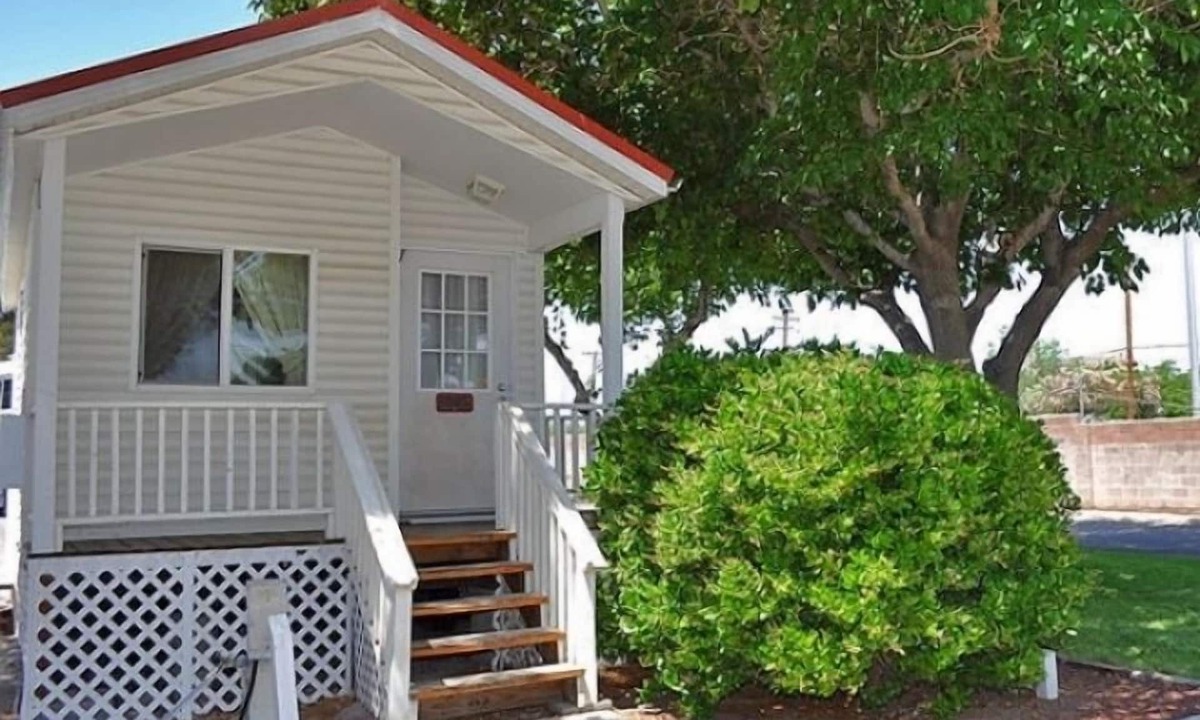 Sunrise Manor Cabin | Las Vegas RV Resort