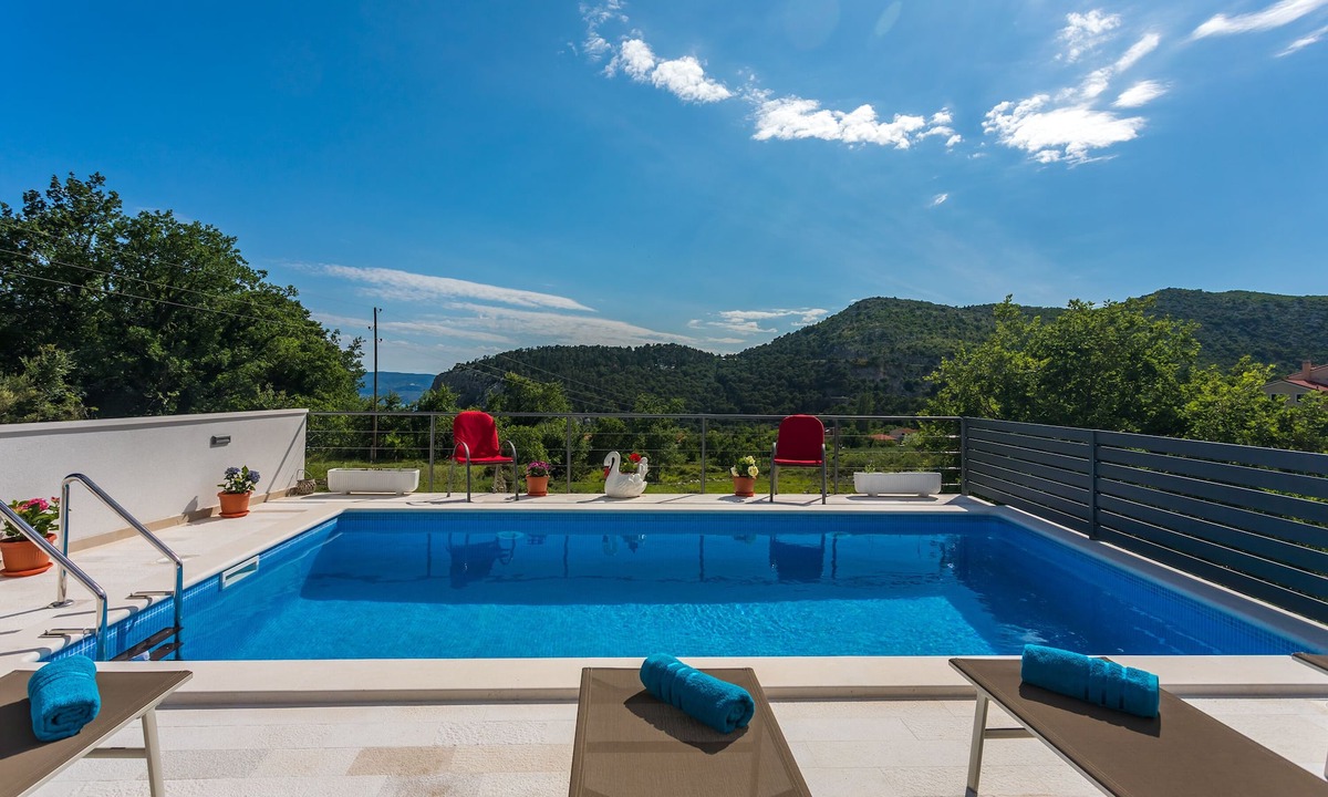 Gata House | LAST MINUTE Farmer's houses for 8 persons with big nice pool