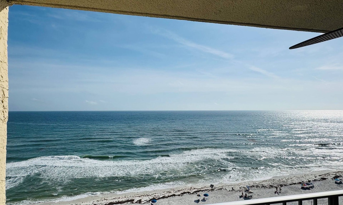 Biltmore Beach Condo | LAST MINUTE JUNE DEAL 6/6-6/12=2250!Beautiful/5star/Beachfront-Free Beach Chairs